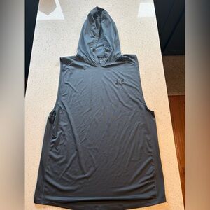 EUC Men’s Under Armor Workout Hoodie